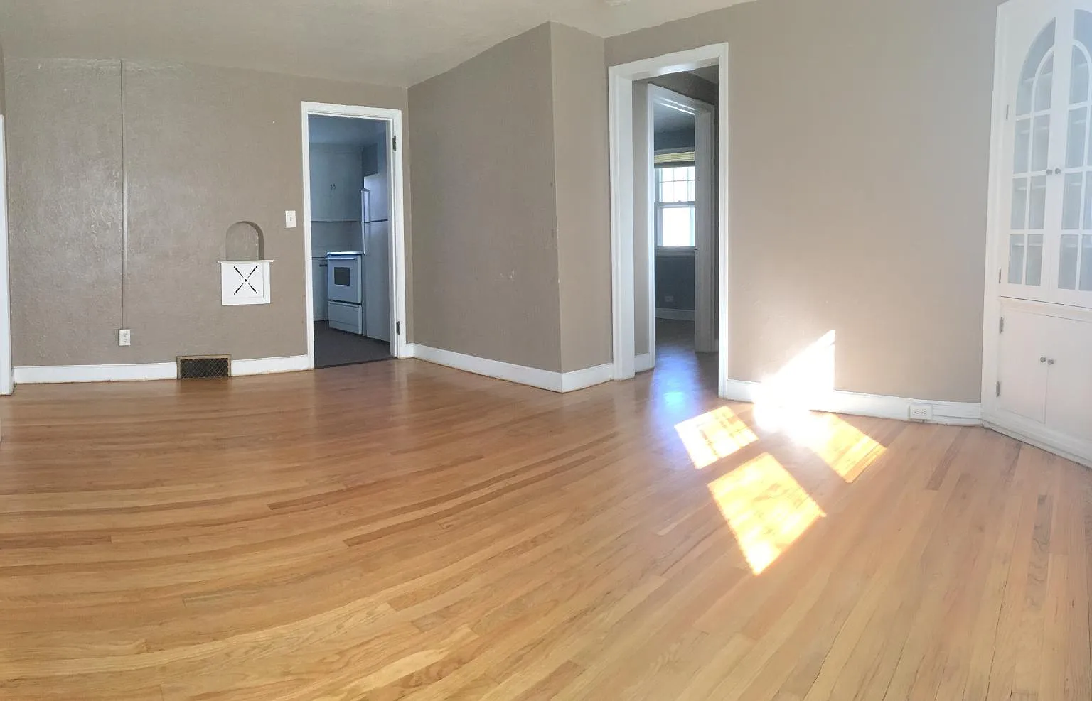 2 bed, 1000 sqft, $1,500 — Photo 1
