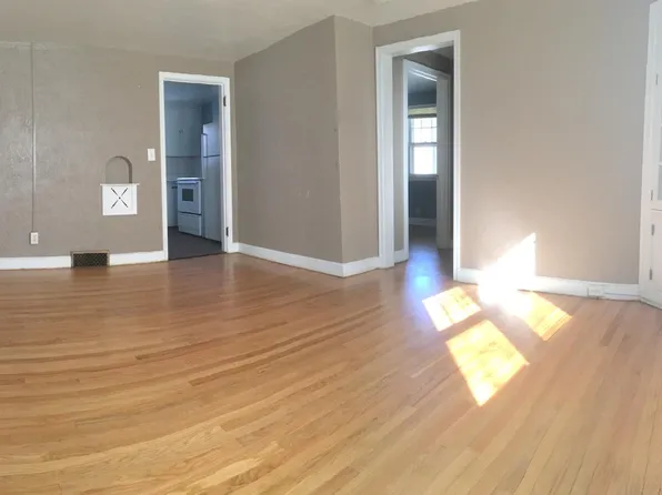 1341 S Farwell St #2, Eau Claire, WI 54701