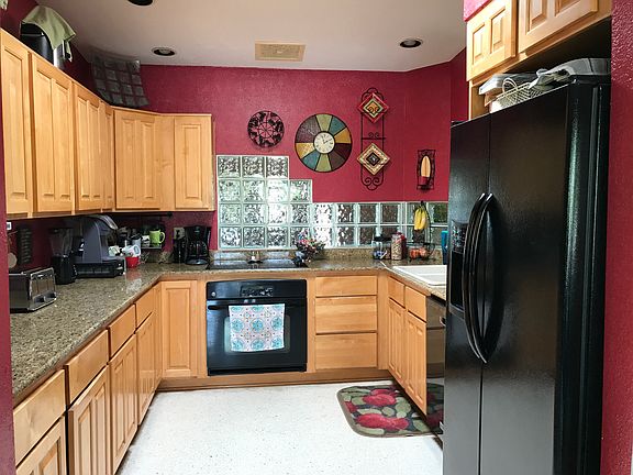2nd image of 943 W Wanda Vista Pl