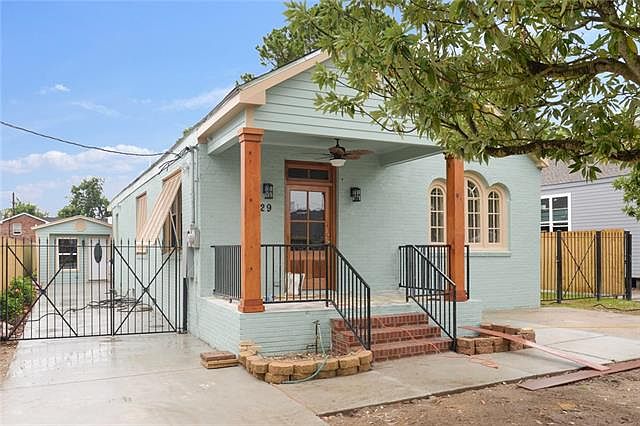 1st image of 2529 Mistletoe St
