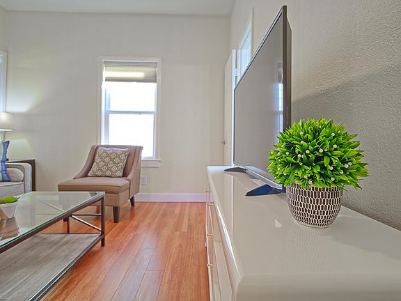 4th image of 1037 S 9th St