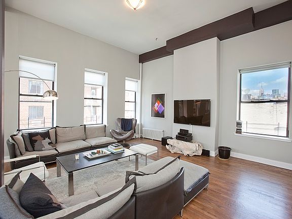 4th image of 254 Elizabeth St Penthouse F