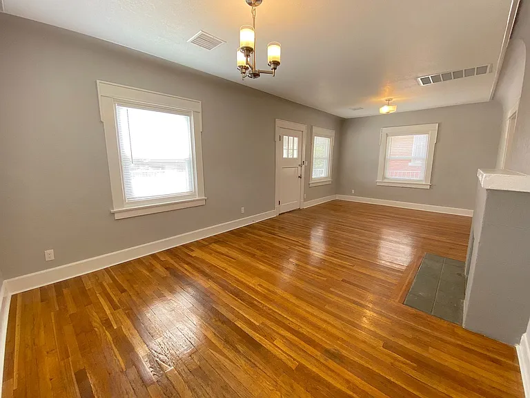 2723 Sacramento Ave — Photo 7