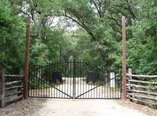 384 Cricket Hollow Rd, Dale, TX 78616