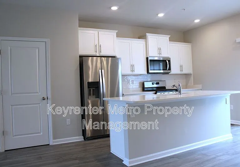 9818 Ruby Lockhart Blvd — Photo 14