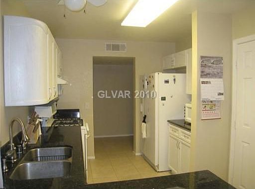 4th image of 7973 Dorinda Ave
