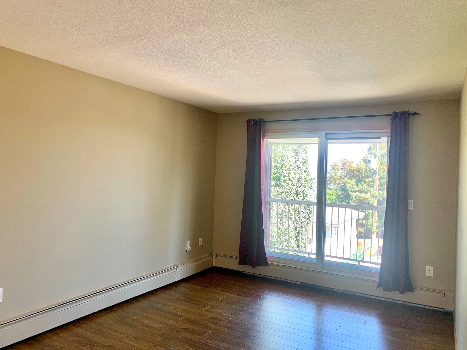 Cozy Apartment Conveniently Located in Innisfail (RP041) — Photo 3