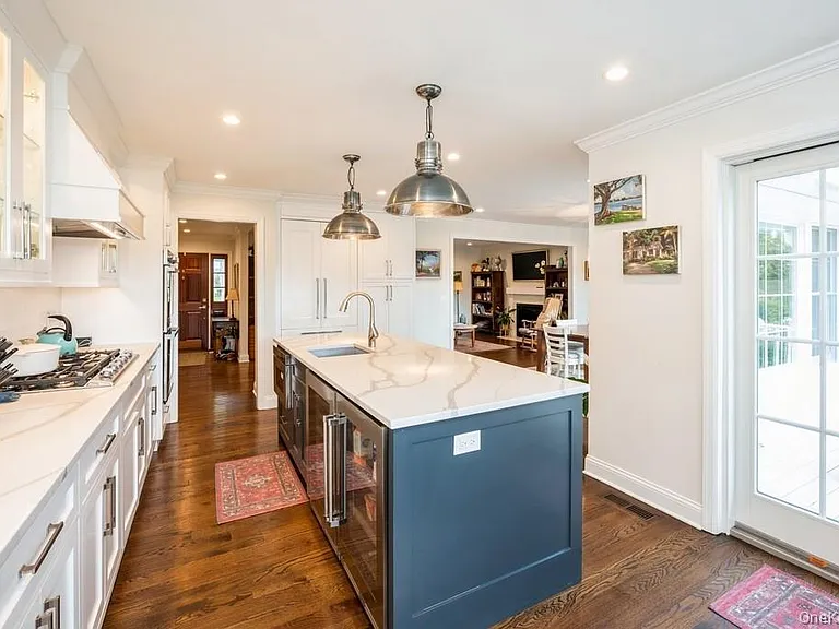 24 Sleepy Hollow Rd — Photo 9