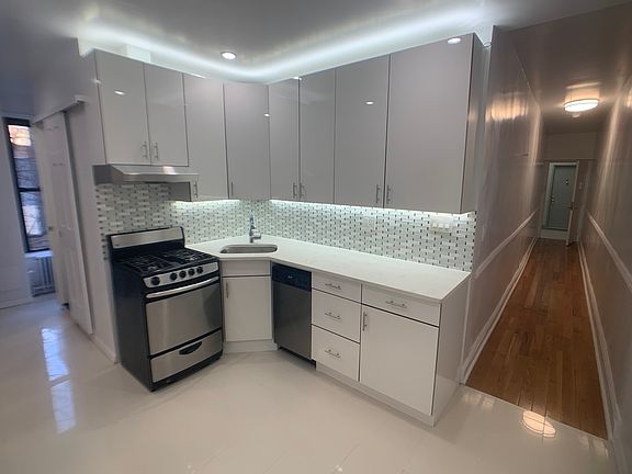 3rd image of 548 Driggs Ave #4