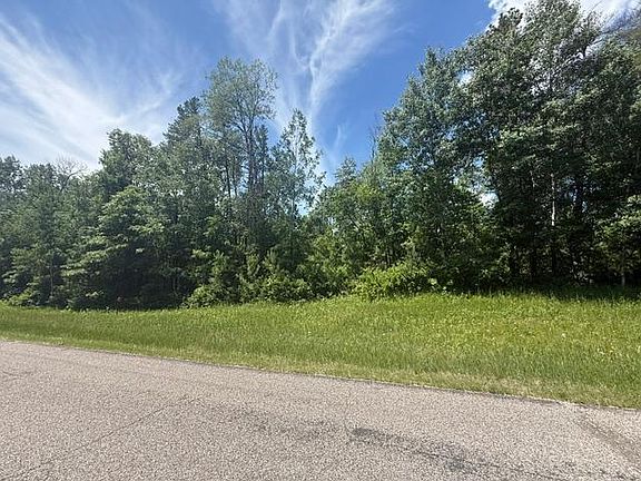 2nd image of 5 Ranchette Dr