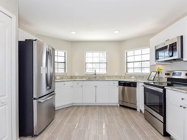 8179 Woodvine Cir — Photo 5
