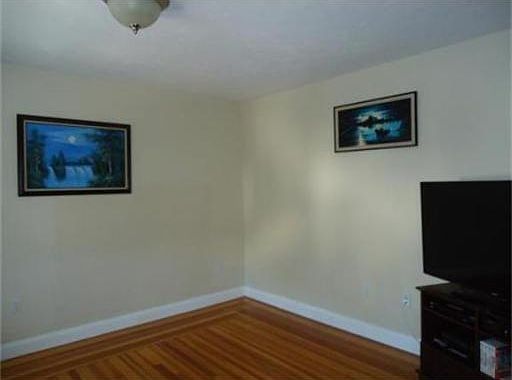 3rd image of 39 Harrington Ave