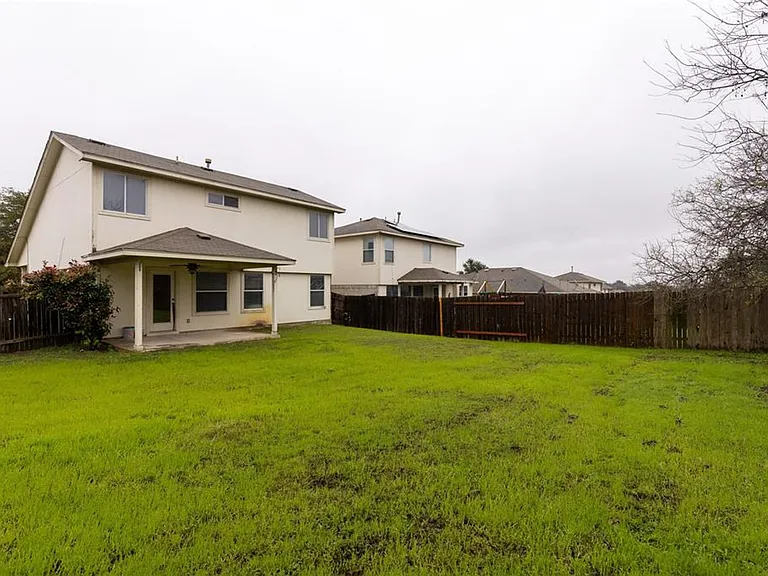 1701 Golden Sunrise Ln — Photo 23