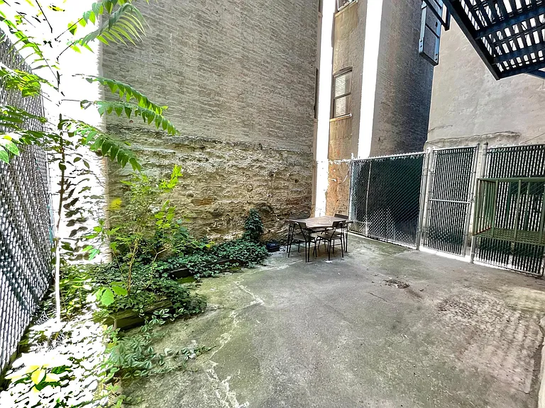 300 W 112th St #LLA — Photo 7