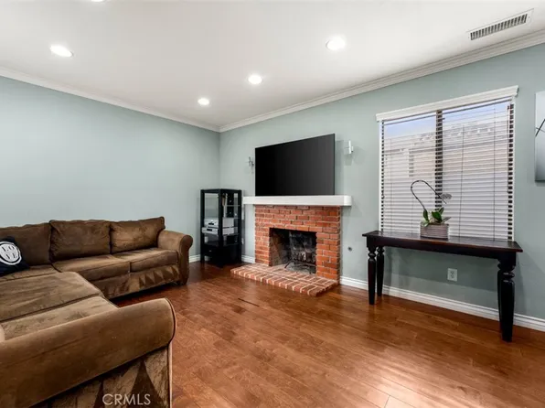 939 W 19th St, Costa Mesa, CA 92627