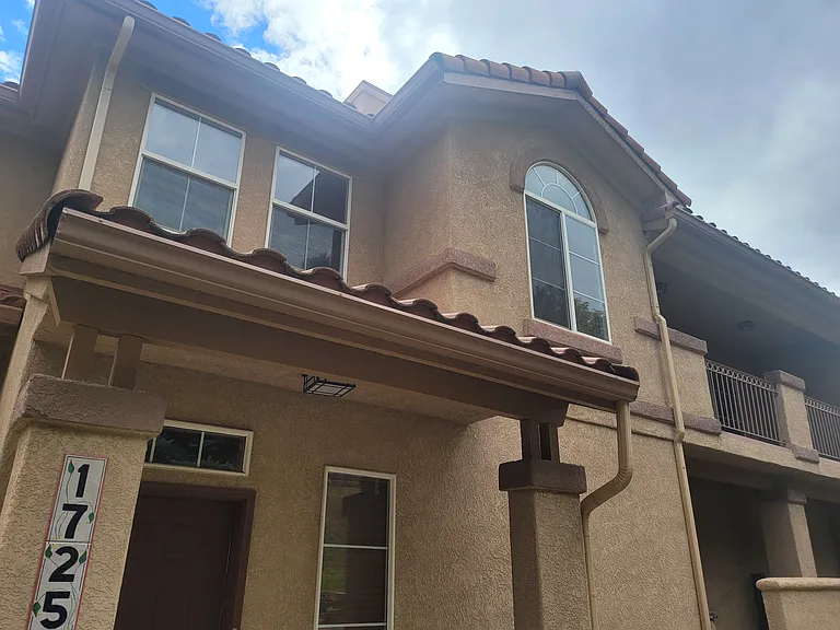 1725 Courtyard Hts #3 — Photo 29