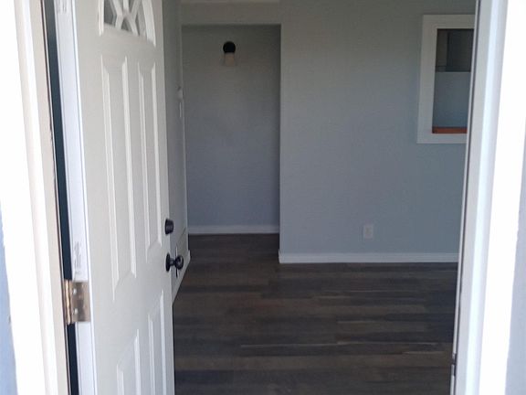 2nd image of 1104 Melrose St