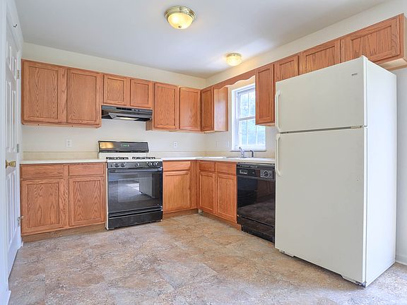 5th image of 13 Larch Dr
