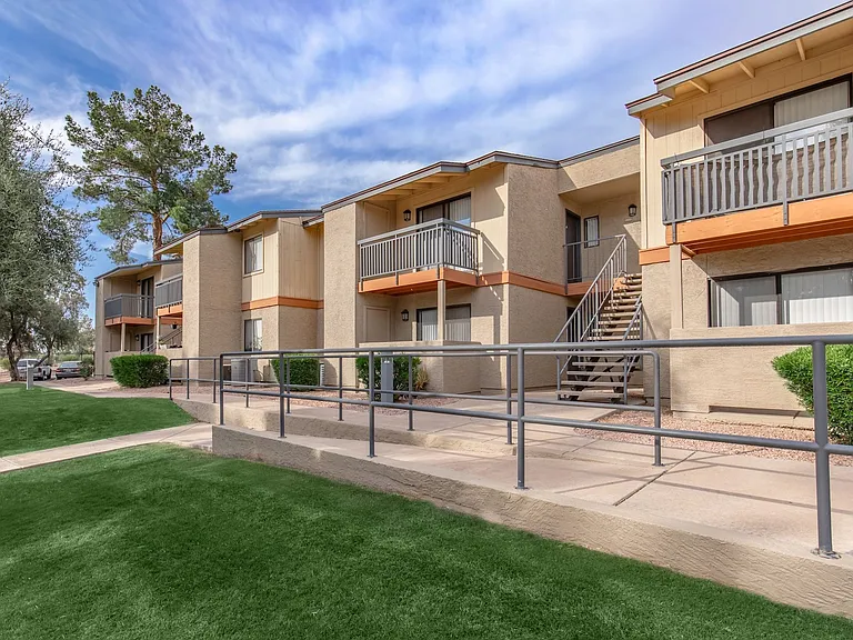 Tesoro Apartments — Photo 14