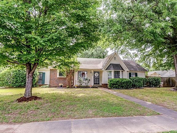 2nd image of 2696 Green Hollow Ln