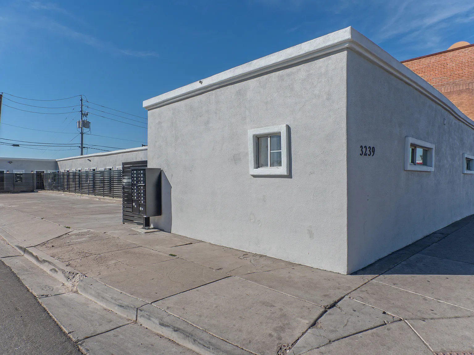 Studios on Van Buren — Photo 4
