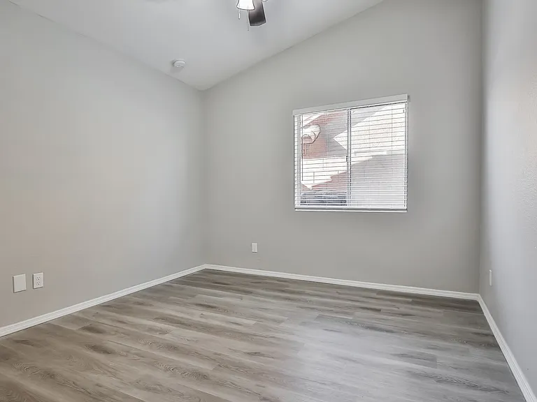1442 W Orchid Ln — Photo 12