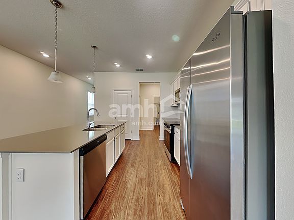 4th image of 930 Walden Pond Dr