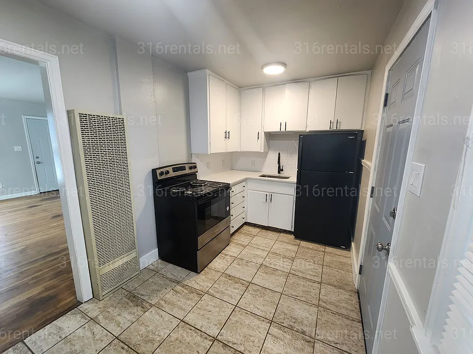 $695 - 1 bed 1 bath - Duplex