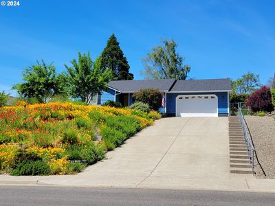 570 SE Parkway Dr, Winston, OR, 97496