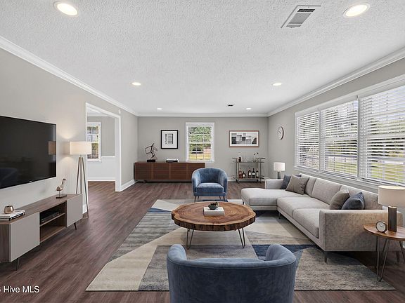 4th image of 110 Scottsdale Drive
