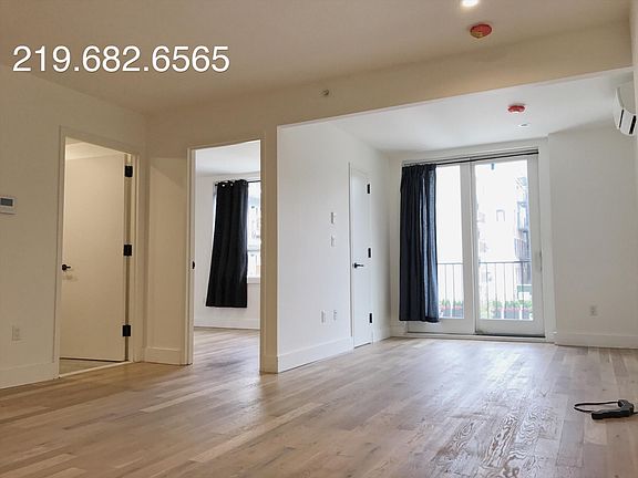 2nd image of 10 Lexington Ave APT 02G