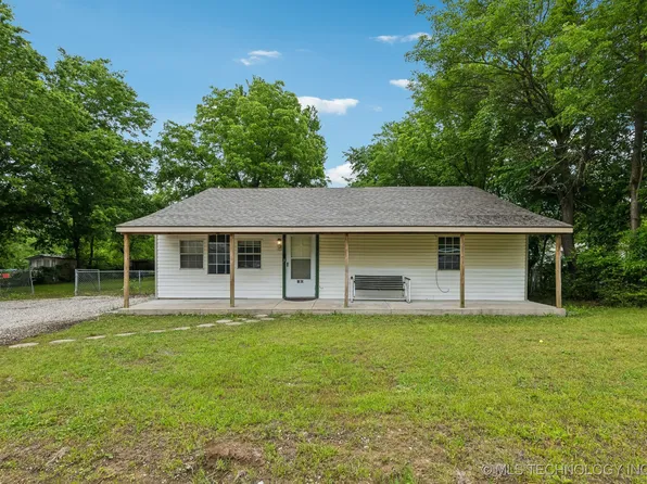 110 W Carter St, Sperry, OK 74073