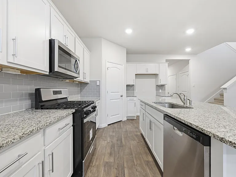 129 Briggs Ln — Photo 6