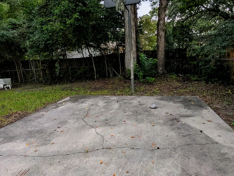 10574 Dorchester Rd — Photo 36