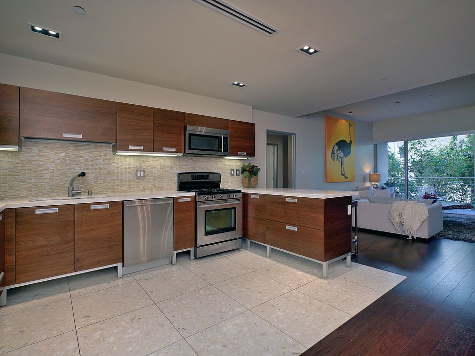 Open floorplan kitchen