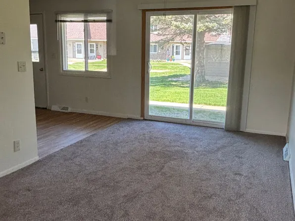 140 W Falls Rd, Grafton, WI 53024