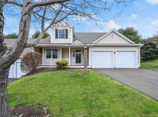 107 Meadow Brook Rd UNIT 107, Oxford, CT 06478