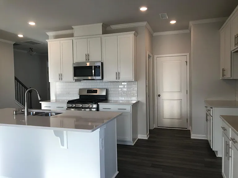 1606 Chestnut Tree Dr — Photo 7