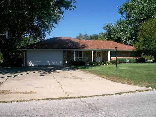 1st image of 3718 W Brook Dr