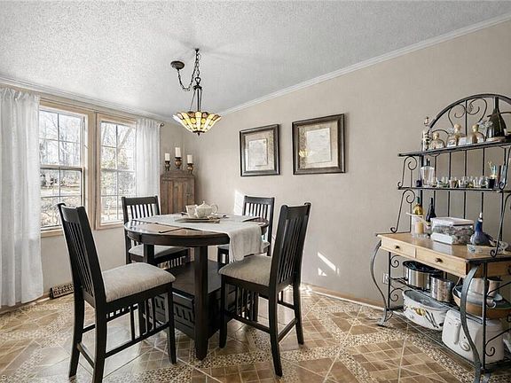 5th image of 105 Misty Hollow Rd