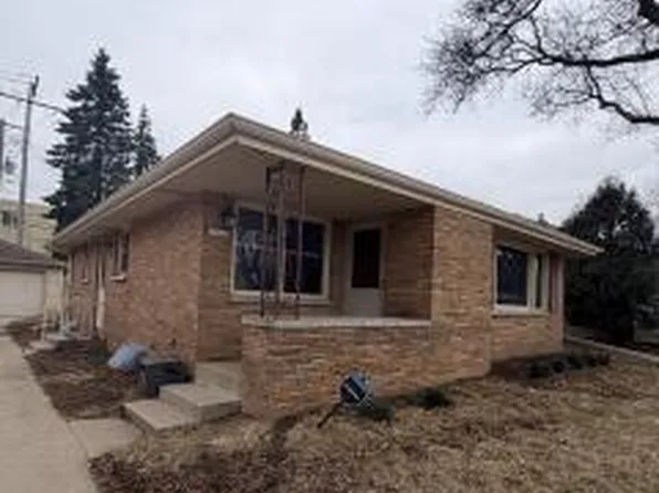10943 West Harvard LANE, Wauwatosa, WI 53226