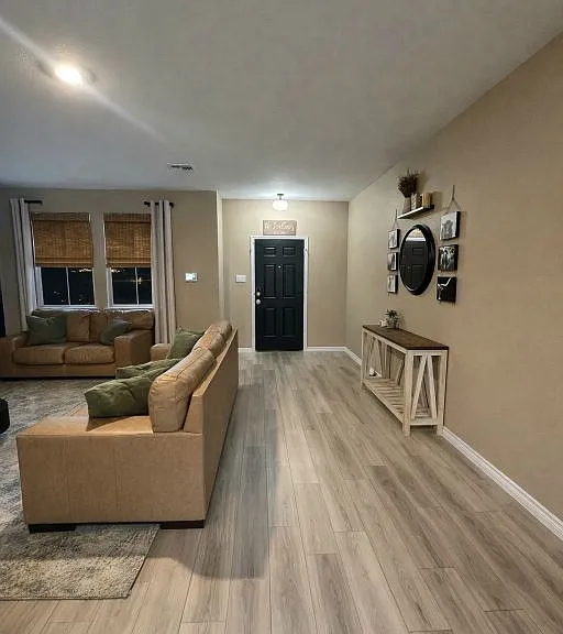 3909 Lorenzen Ct — Photo 3
