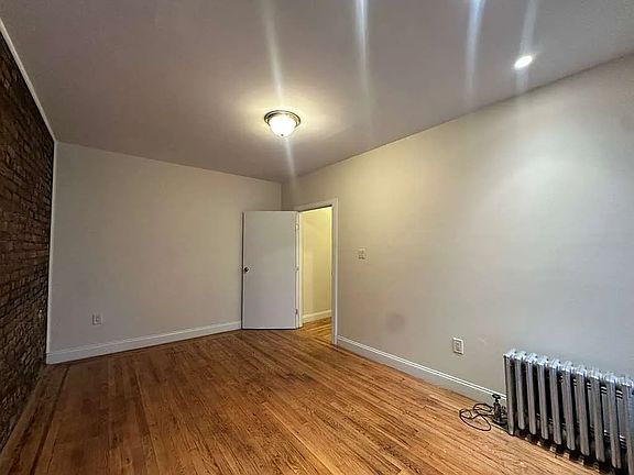 3rd image of 266 Washington Ave APT A4
