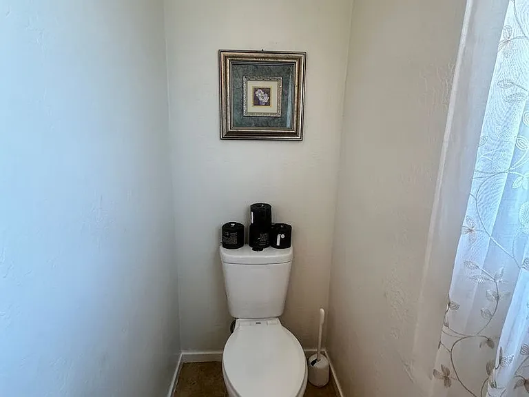 1253 Monterey Ave — Photo 15