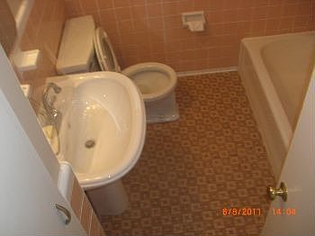 4th image of 25305 Huron St