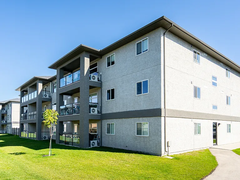 10 Foxdale Way — Photo 35