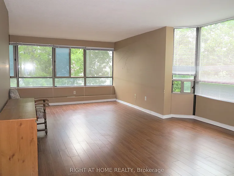 570 Proudfoot Ln #509 — Photo 4