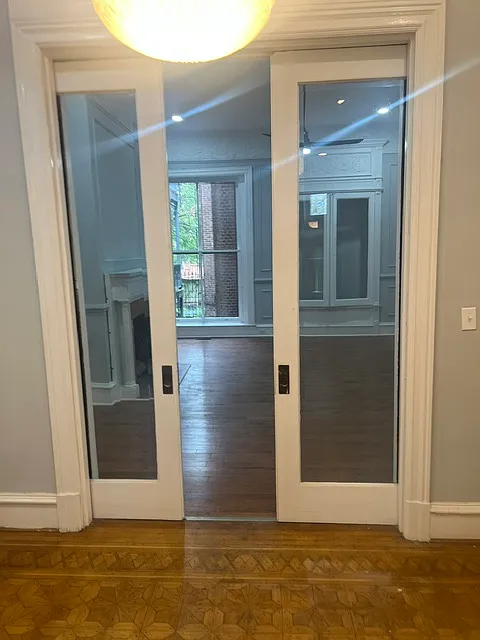 9 bed, 4692 sqft, $8,000 — Photo 3