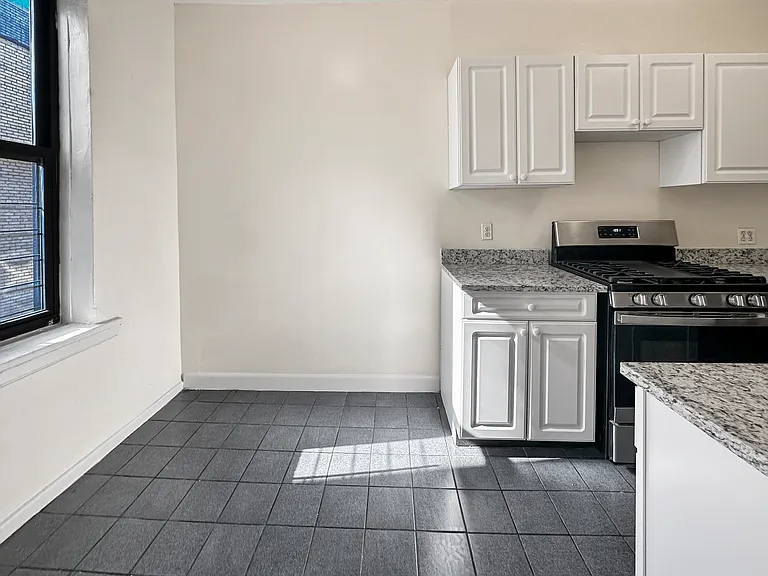 555 Fort Washington Ave #3B — Photo 6