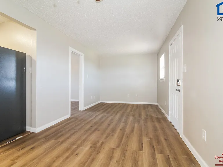 Highpoint Estate Apartments — Photo 10